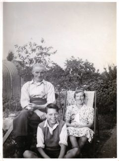 Thomas Edward Taylor and family moved to Laindon 1930 Thomas Edward Taylor and family moved to Laindon 1930